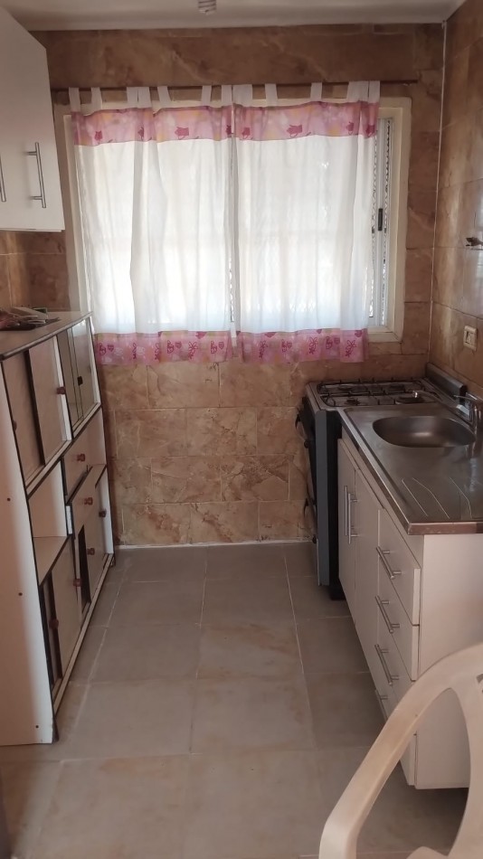 Tres ambientes en planta alta con patio y lavadero
