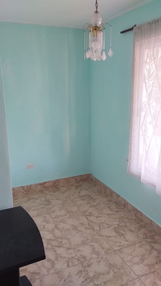 Tres ambientes en planta alta con patio y lavadero