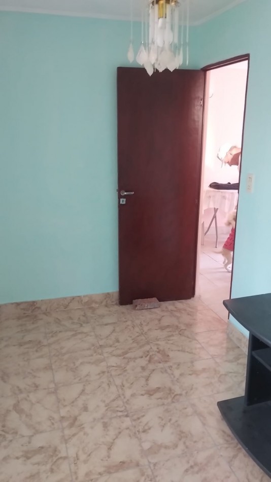 Tres ambientes en planta alta con patio y lavadero