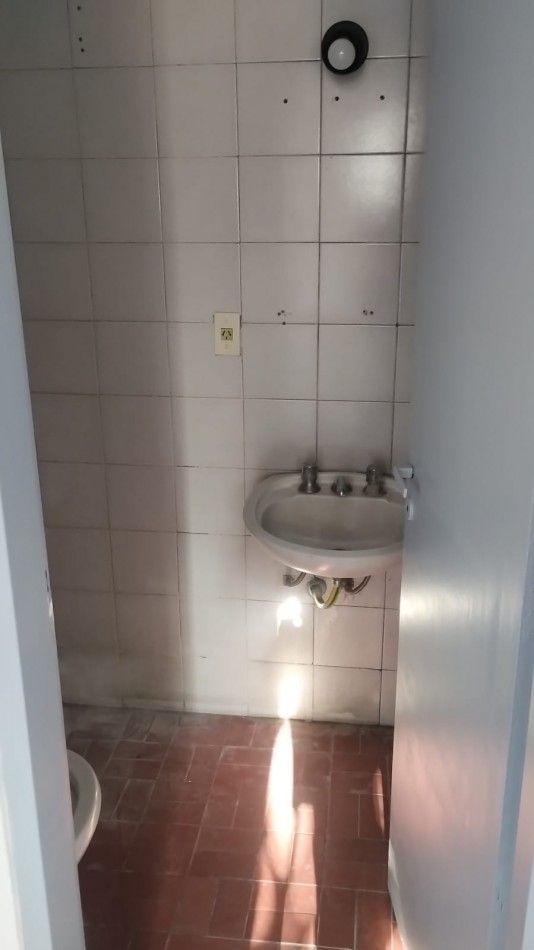 Dpto Interno Dos ambientes con patio y lavadero.