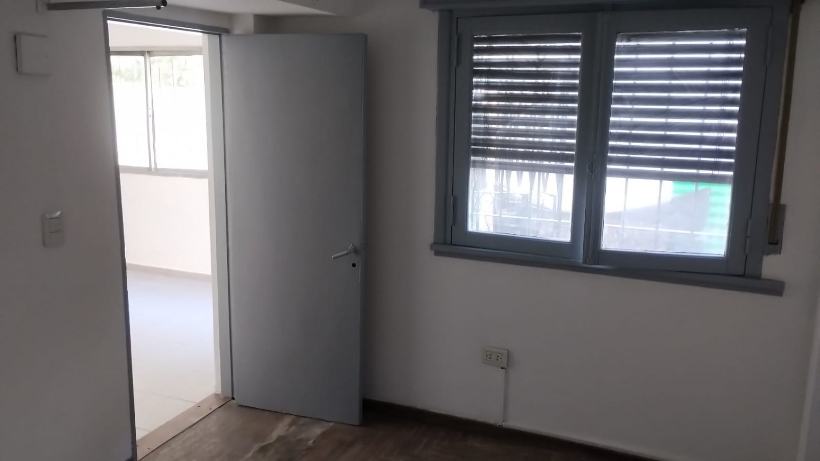 Dpto Interno Dos ambientes con patio y lavadero.