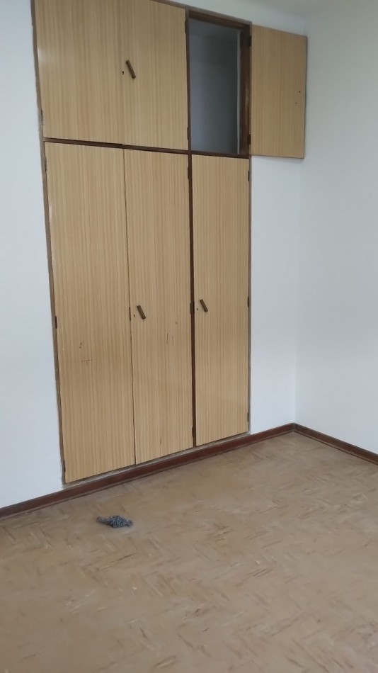 Casa 4 ambientes ECELENTE ESTADO Y UBICACION!!