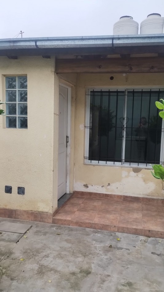 Dpto interno dos ambientes con patio y lavadero - Parque Quirno
