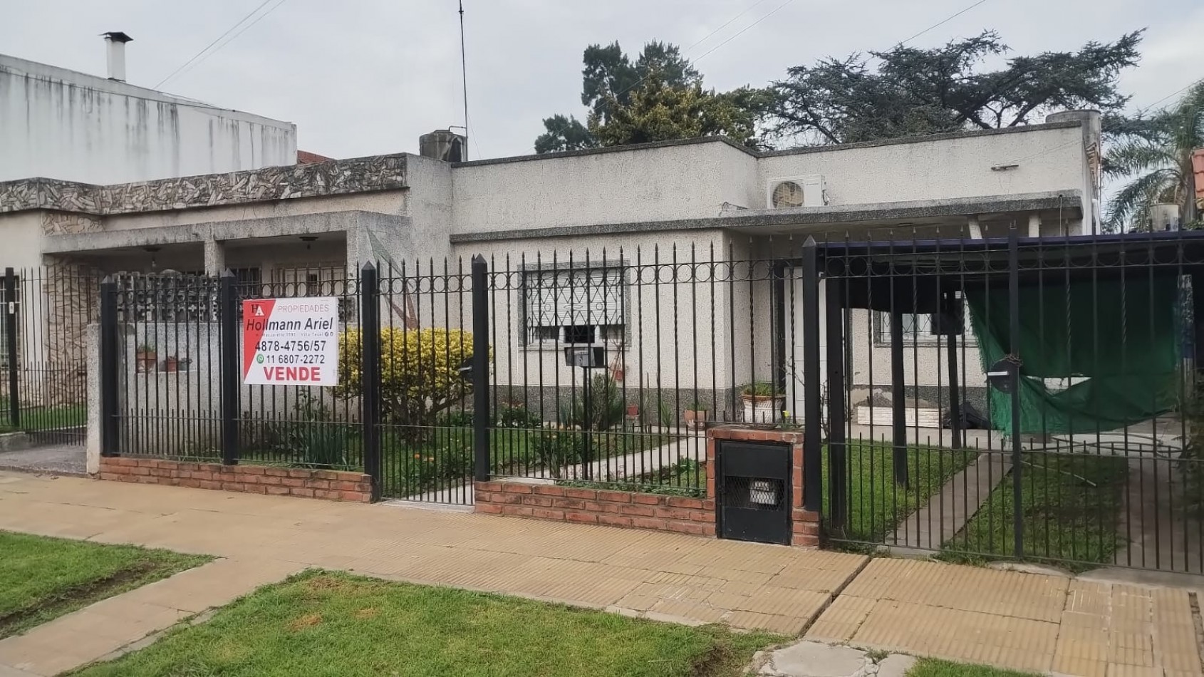 Casa tipo Americana 4 ambientes, lote 10x50 a tres cuadras del centtro de V. Tesei
