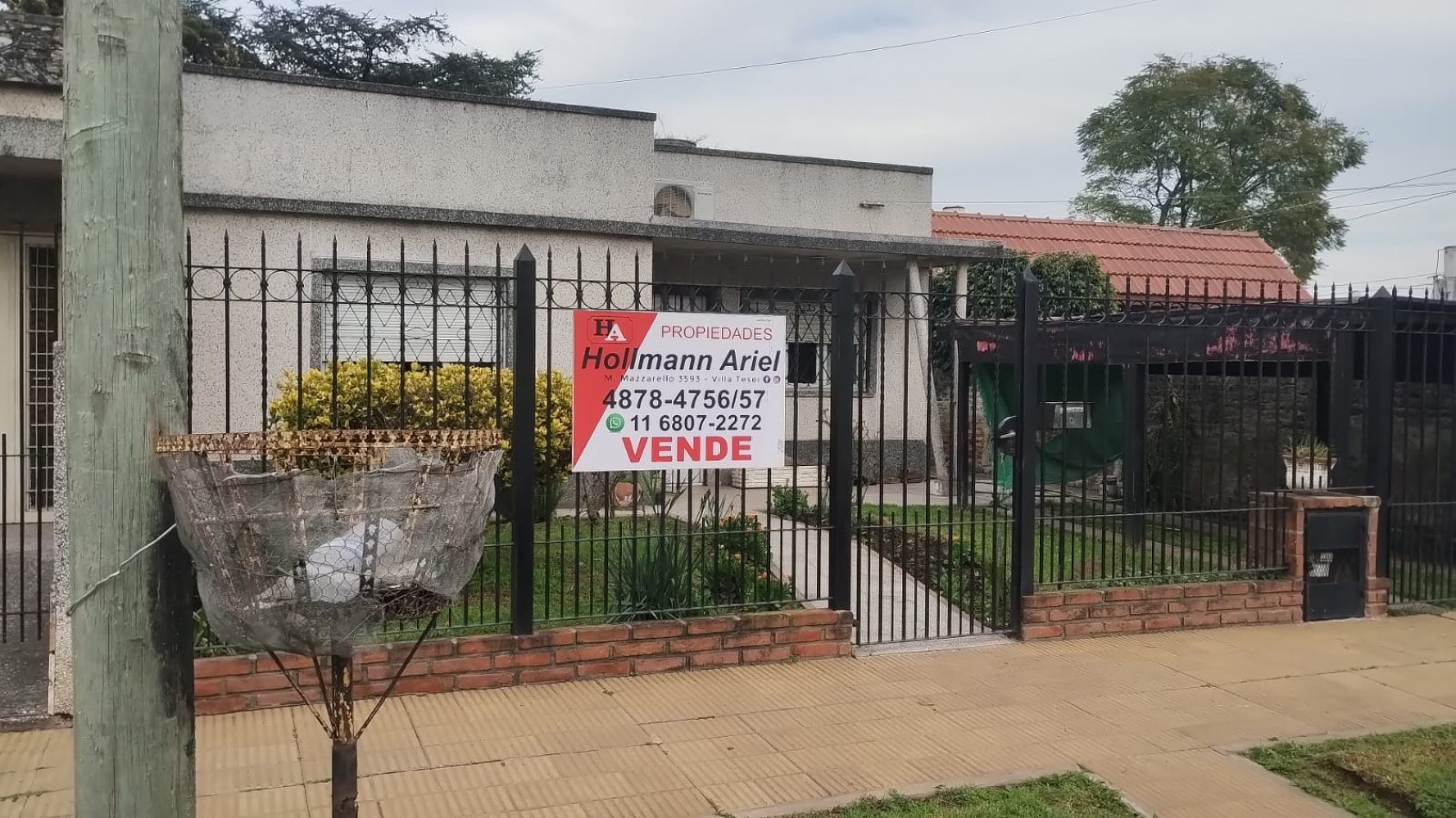 Casa tipo Americana 4 ambientes, lote 10x50 a tres cuadras del centtro de V. Tesei