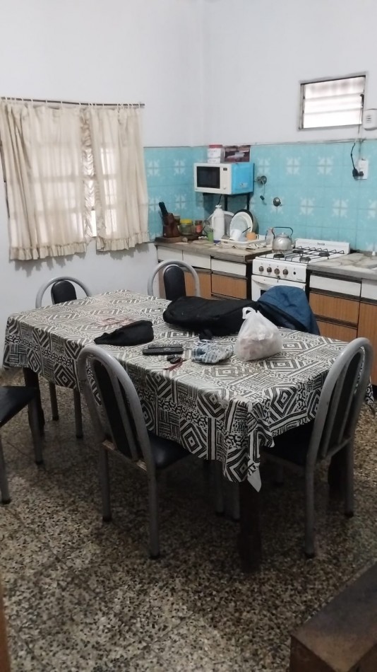 Casa tipo Americana 4 ambientes, lote 10x50 a tres cuadras del centtro de V. Tesei