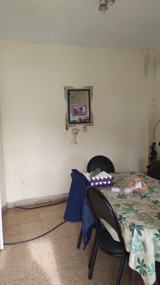 Casa tipo Americana 4 ambientes, lote 10x50 a tres cuadras del centtro de V. Tesei