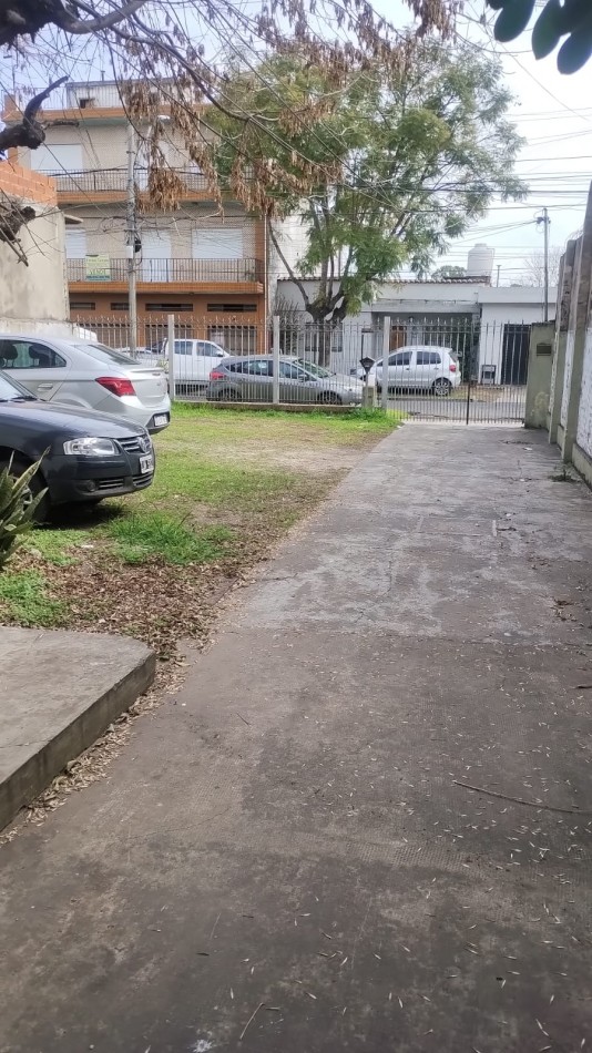 Dpto 2Ambientes con entrada de auto ZONA UNIVERSIDAD DE HURLINGHAM