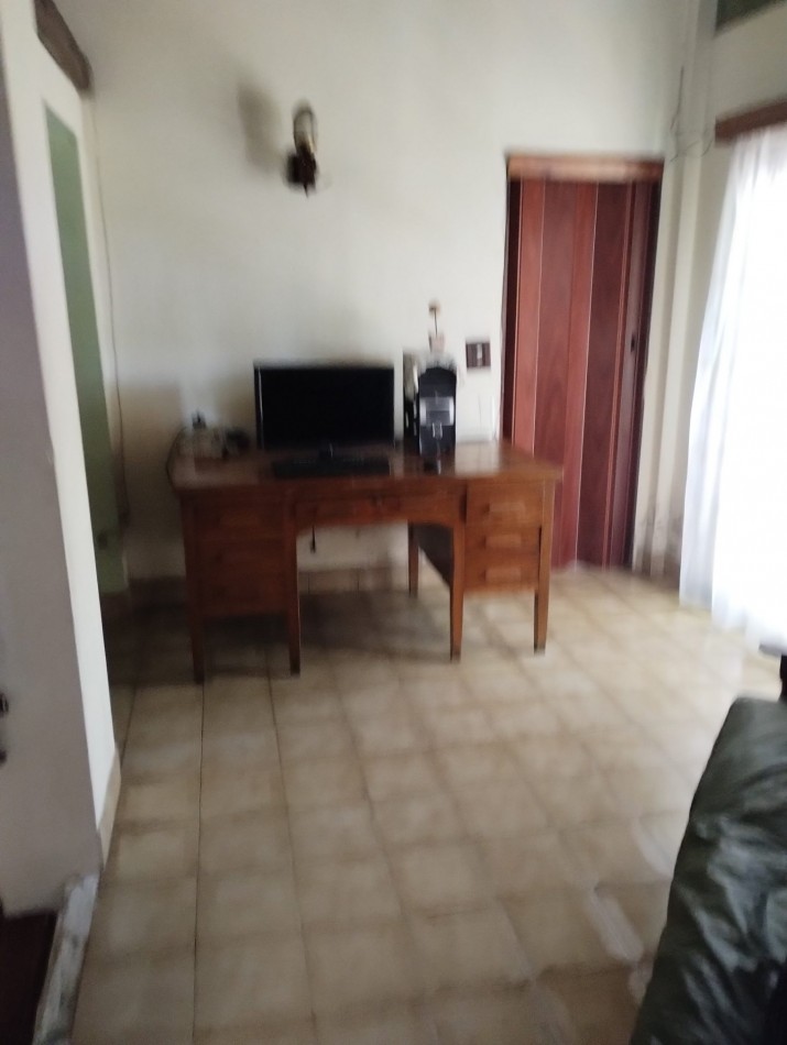 Chalet 6 ambientes OPORTUNIDAD PARA UN GRAN PROYECTO!!