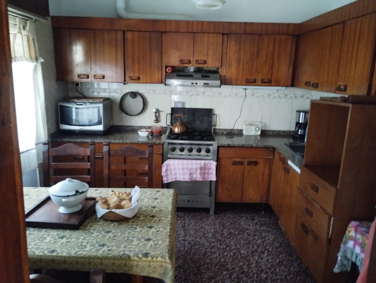 Chalet 6 ambientes OPORTUNIDAD PARA UN GRAN PROYECTO!!