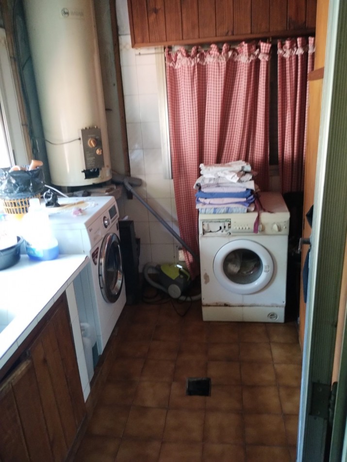 Chalet 6 ambientes OPORTUNIDAD PARA UN GRAN PROYECTO!!