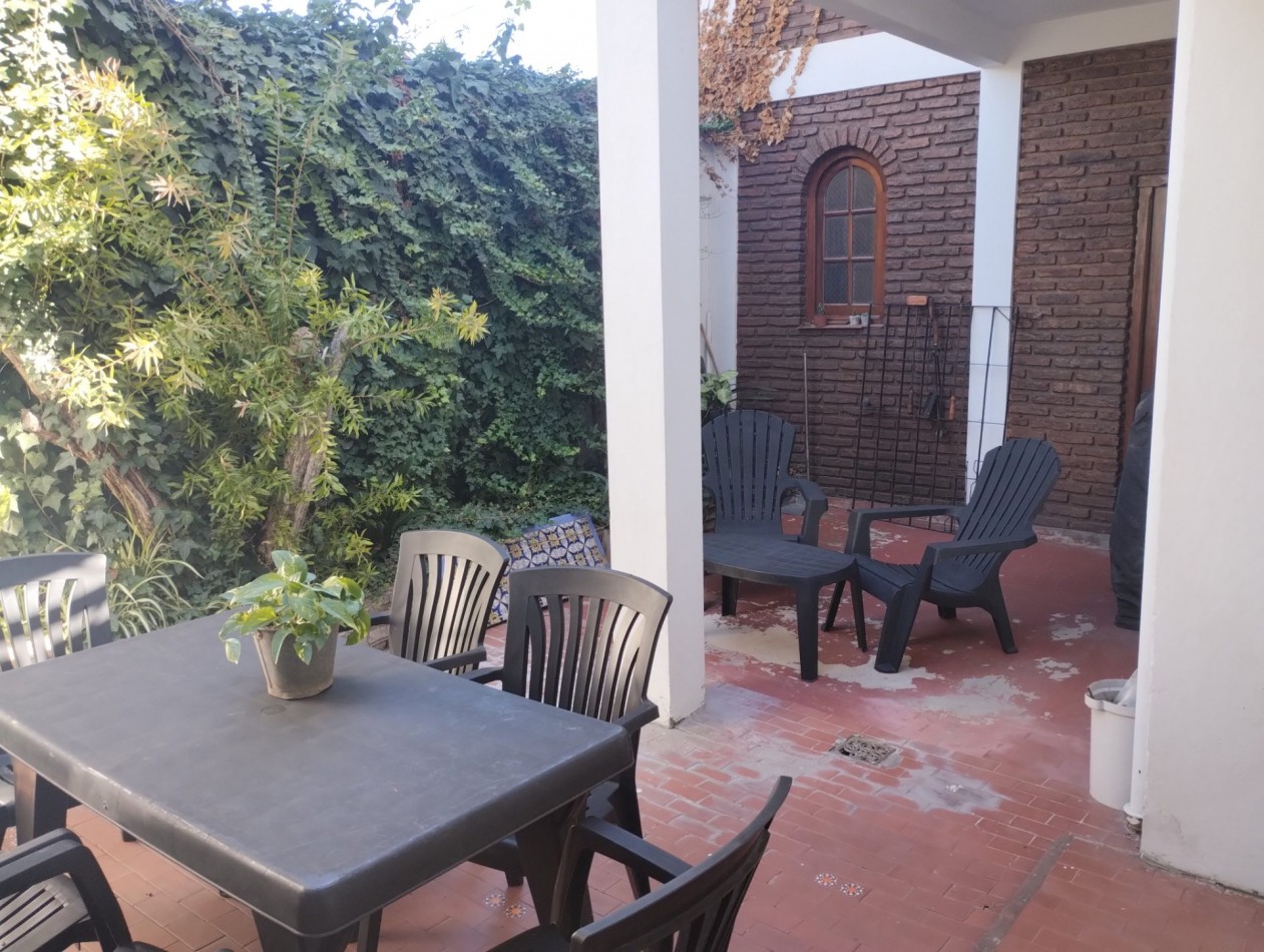 Chalet 6 ambientes OPORTUNIDAD PARA UN GRAN PROYECTO!!