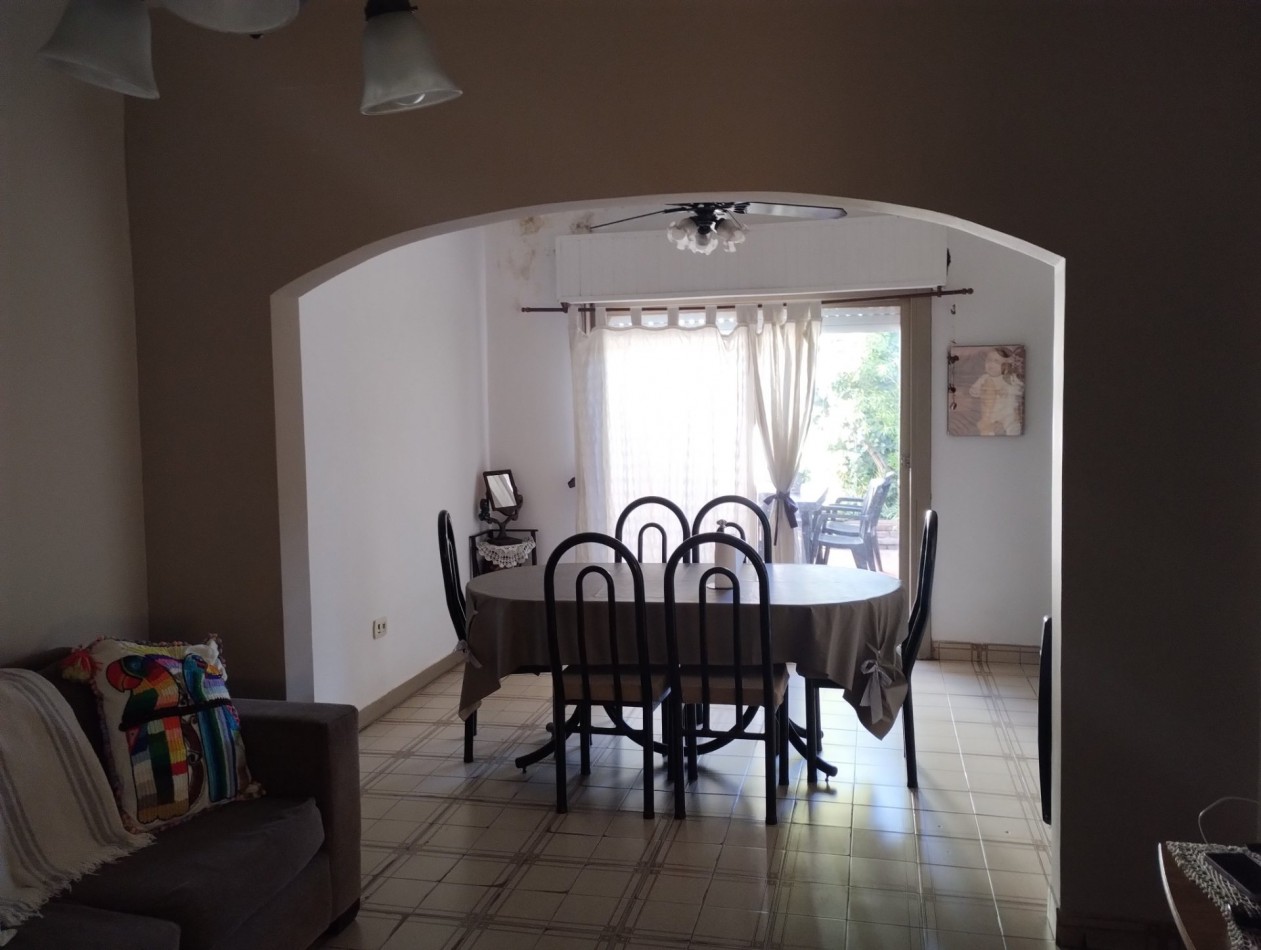 Chalet 6 ambientes OPORTUNIDAD PARA UN GRAN PROYECTO!!