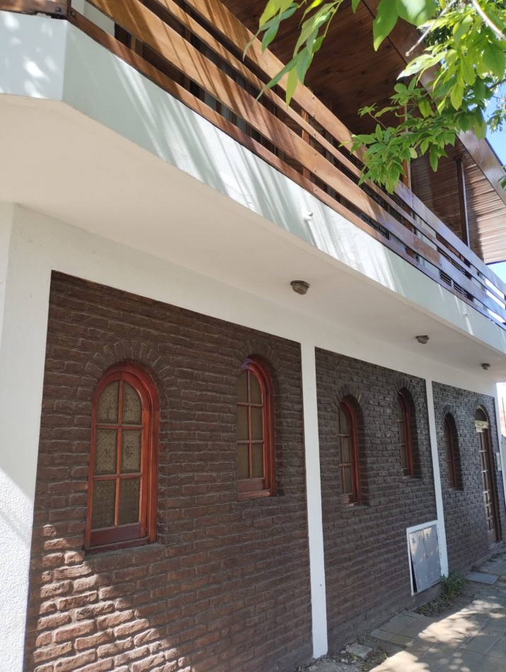 Chalet 6 ambientes OPORTUNIDAD PARA UN GRAN PROYECTO!!
