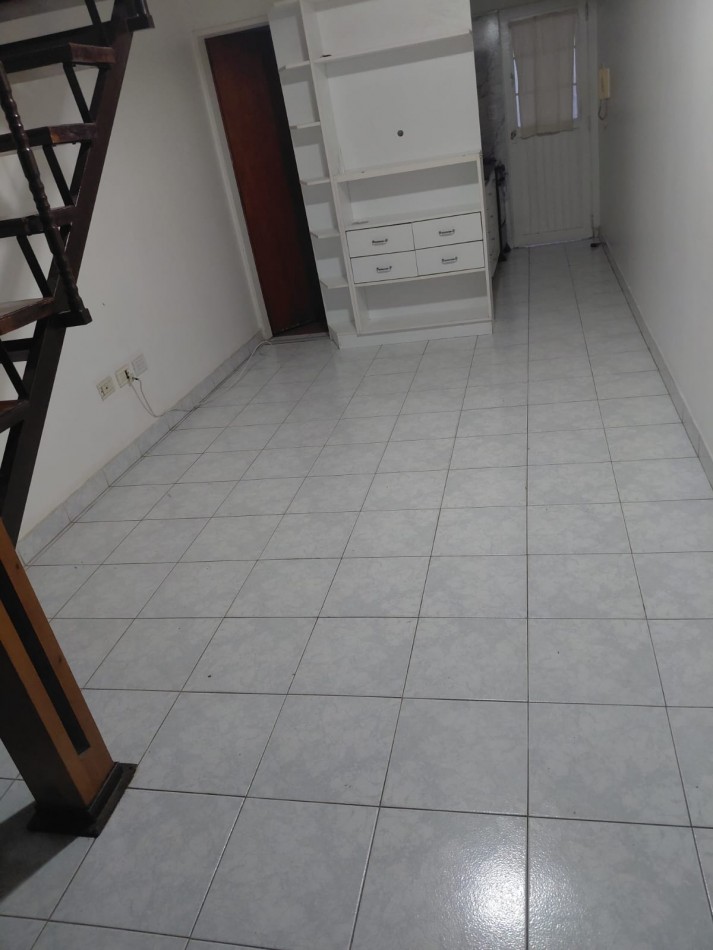 Duplex interno 2,1/2 ambiete, con patio y lavadero