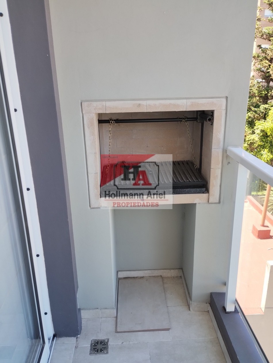 Dpto 2 amb. primer piso al frente ubicado en el corazon de Muñiz