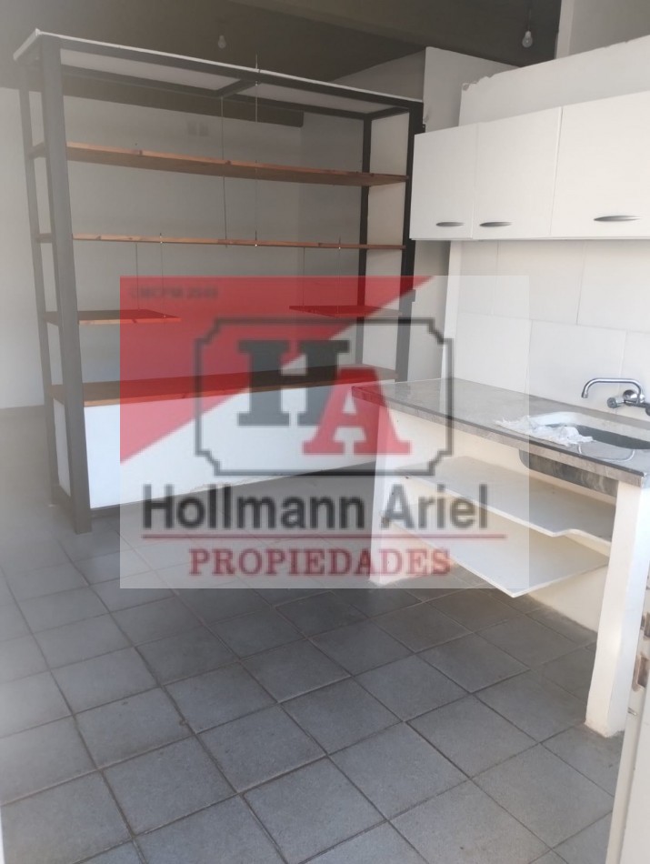 Dpto interno mono-ambiemte amplio con patio