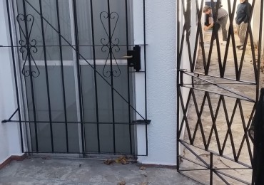 Dpto Interno Dos ambientes con patio y lavadero.